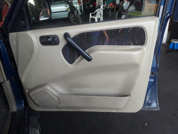 ELEVALUNAS DELANTERO DERECHO NISSAN TERRANO/TERRANO.II