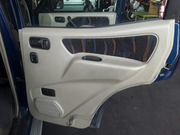 ELEVALUNAS TRASERO DERECHO NISSAN TERRANO/TERRANO.II