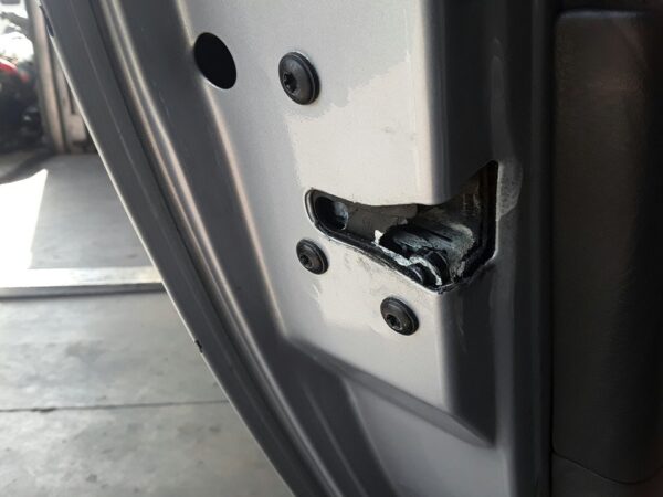CERRADURA PUERTA TRASERA DERECHA  VOLKSWAGEN SHARAN