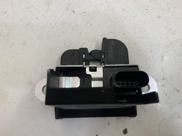 CERRADURA MALETERO / PORTON VOLKSWAGEN POLO