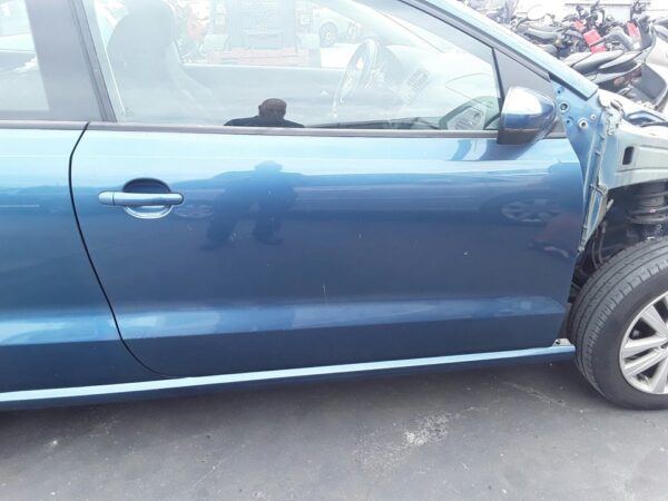PUERTA DELANTERA DERECHA VOLKSWAGEN POLO