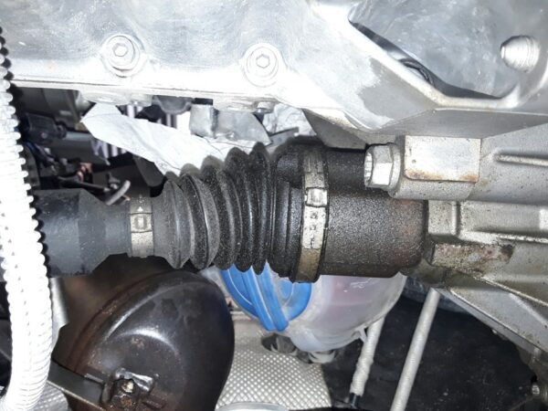 TRANSMISION DELANTERA DERECHA VOLKSWAGEN POLO
