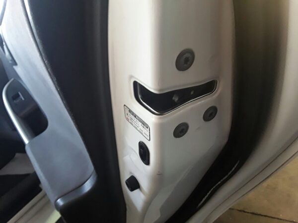 CERRADURA PUERTA TRASERA DERECHA  TOYOTA PRIUS