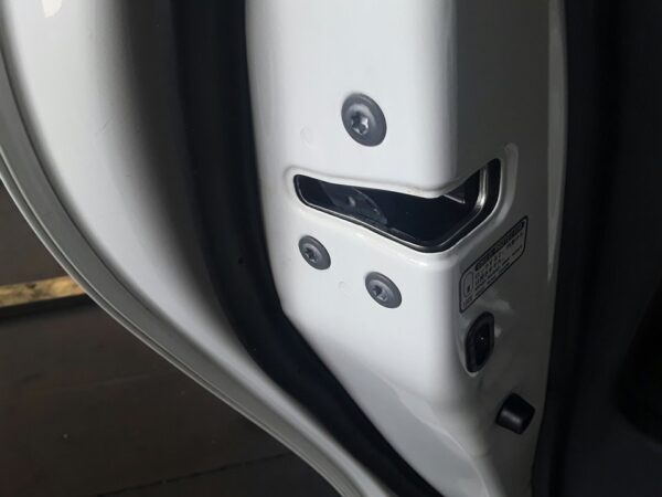 CERRADURA PUERTA TRASERA IZQUIERDA  TOYOTA PRIUS