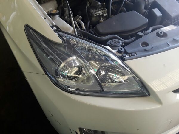 FARO DERECHO TOYOTA PRIUS