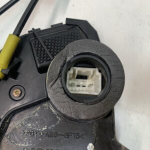 CERRADURA PUERTA DELANTERA DERECHA TOYOTA COROLLA VERSO (R1)