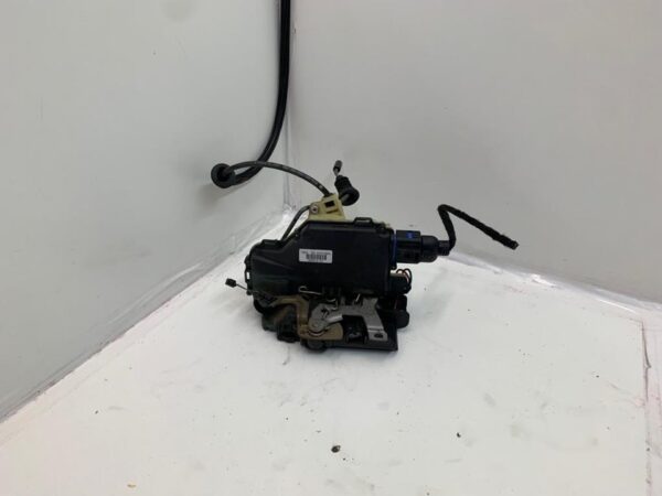 CERRADURA PUERTA DELANTERA DERECHA VOLKSWAGEN POLO