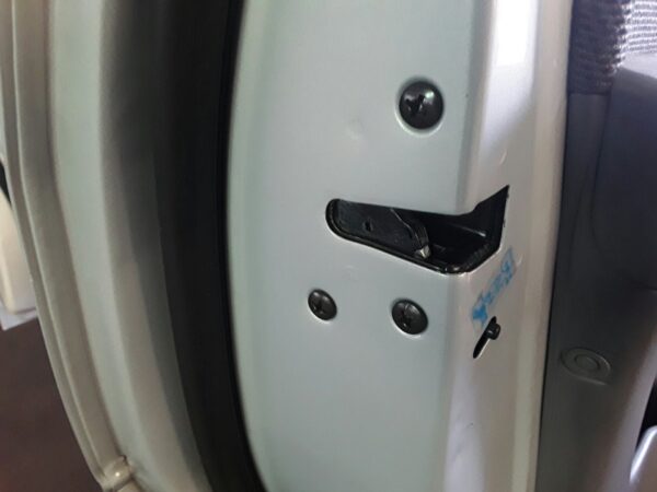 CERRADURA PUERTA TRASERA IZQUIERDA  HYUNDAI MATRIX