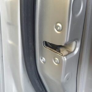 CERRADURA PUERTA DELANTERA IZQUIERDA  MITSUBISHI GRANDIS