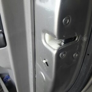 CERRADURA PUERTA TRASERA DERECHA  MITSUBISHI GRANDIS
