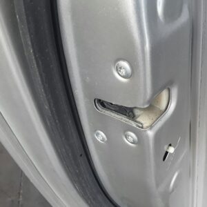 CERRADURA PUERTA TRASERA IZQUIERDA  MITSUBISHI GRANDIS