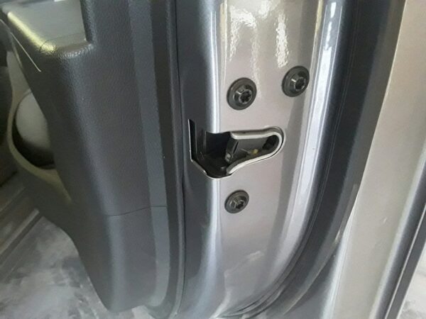 CERRADURA PUERTA DELANTERA DERECHA CHEVROLET AVEO