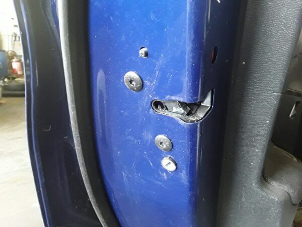 CERRADURA PUERTA TRASERA IZQUIERDA  PEUGEOT 3008