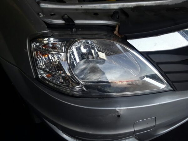 FARO DERECHO DACIA LOGAN