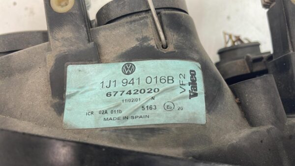 FARO DERECHO VOLKSWAGEN GOLF IV BERLINA