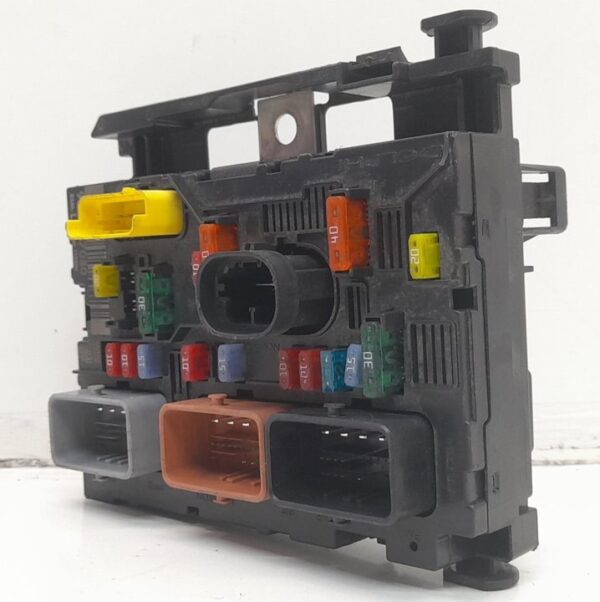 CAJA RELES / FUSIBLES PEUGEOT 307