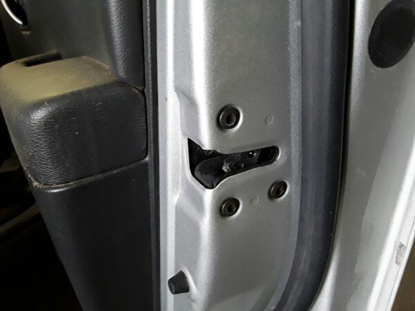 CERRADURA PUERTA DELANTERA DERECHA HYUNDAI SANTA FE
