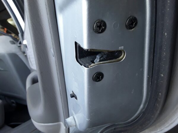 CERRADURA PUERTA TRASERA DERECHA  MAZDA 626 BERLINA