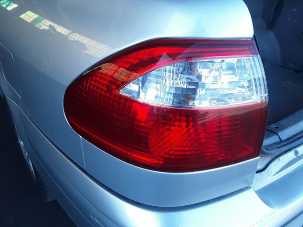 PILOTO TRASERO IZQUIERDO MAZDA 626 BERLINA