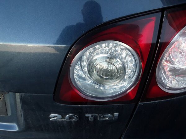 PILOTO TRASERO DERECHO INTERIOR VOLKSWAGEN GOLF PLUS