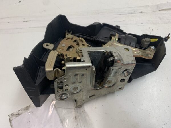 CERRADURA PUERTA TRASERA IZQUIERDA  MERCEDES CLASE E  FAMILIAR