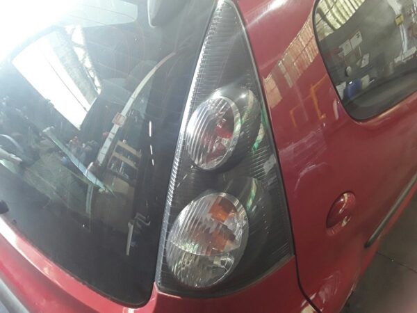PILOTO TRASERO DERECHO CITROEN C1