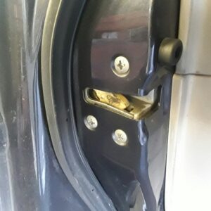 CERRADURA PUERTA DELANTERA IZQUIERDA  SUBARU LEGACY BERL. B13