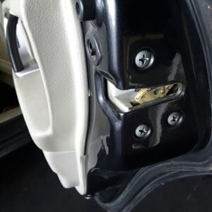 CERRADURA PUERTA TRASERA DERECHA  SUBARU LEGACY BERL. B13