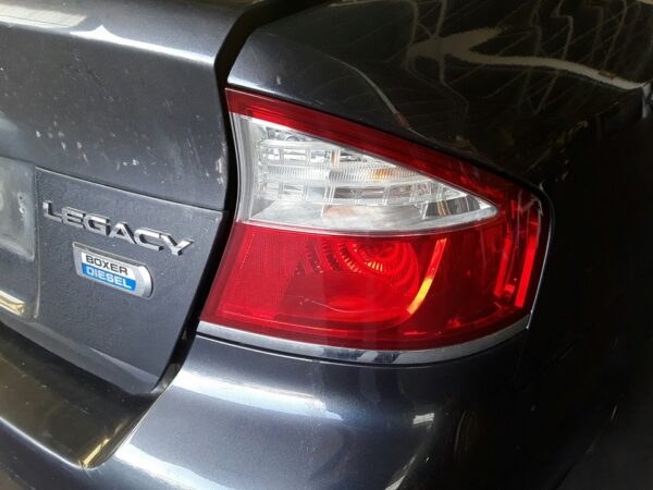 PILOTO TRASERO DERECHO SUBARU LEGACY BERL. B13