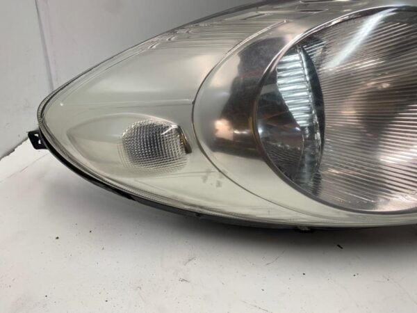 FARO DERECHO NISSAN NOTE
