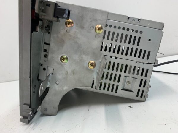 SISTEMA AUDIO / RADIO CD SUBARU LEGACY BERL. B13