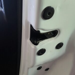 CERRADURA PUERTA DELANTERA DERECHA DACIA DUSTER