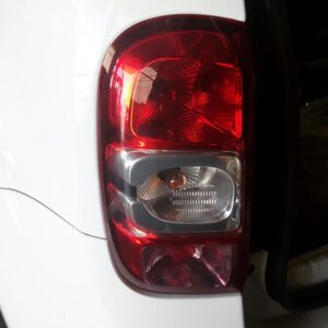 PILOTO TRASERO IZQUIERDO DACIA DUSTER