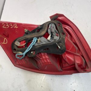 PILOTO TRASERO DERECHO TOYOTA AURIS (E15)