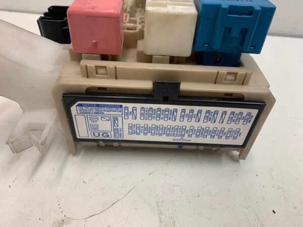 CAJA RELES / FUSIBLES TOYOTA VERSO