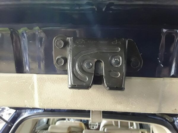 CERRADURA MALETERO / PORTON HYUNDAI SANTA FE