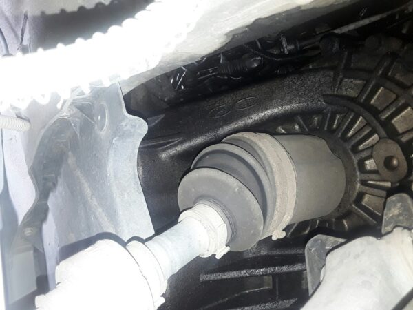 TRANSMISION DELANTERA IZQUIERDA HYUNDAI SANTA FE