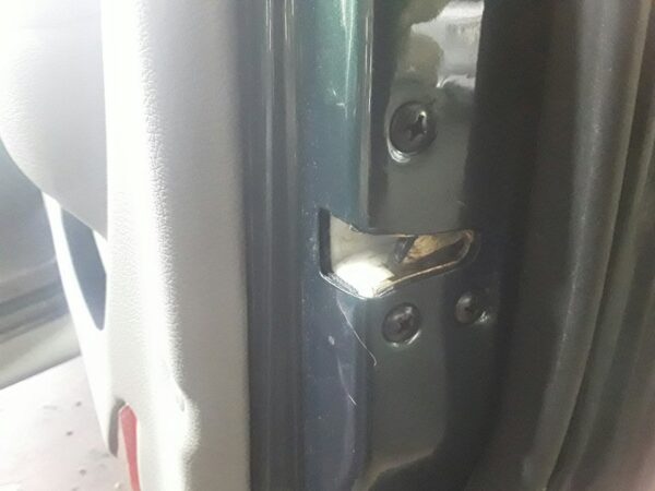 CERRADURA PUERTA DELANTERA DERECHA SSANGYONG MUSSO