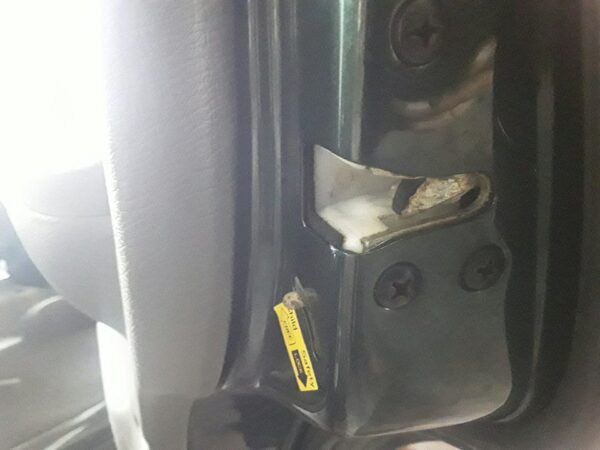 CERRADURA PUERTA TRASERA DERECHA  SSANGYONG MUSSO