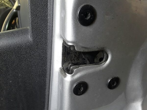 CERRADURA PUERTA DELANTERA DERECHA DACIA DUSTER