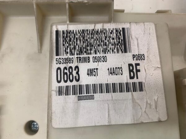 CAJA RELES / FUSIBLES FORD FOCUS BERLINA