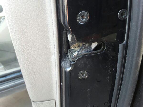 CERRADURA PUERTA DELANTERA DERECHA VOLVO XC90