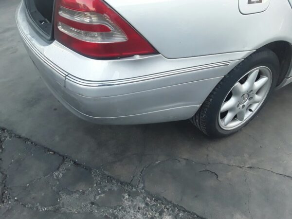 PARAGOLPES TRASERO MERCEDES CLASE C  BERLINA