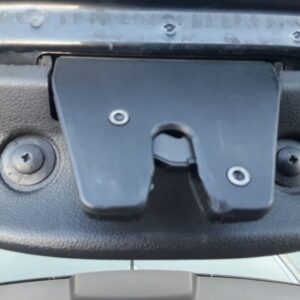 CERRADURA MALETERO / PORTON BMW SERIE 1 BERLINA