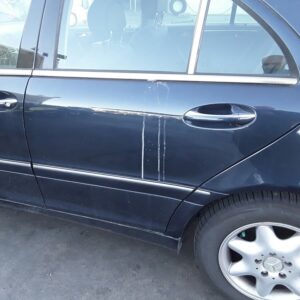 PUERTA TRASERA DERECHA MERCEDES CLASE C  BERLINA