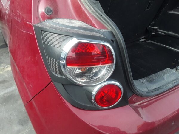 PILOTO TRASERO IZQUIERDO CHEVROLET AVEO BERLINA HATCHBACK