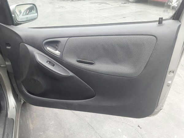 ELEVALUNAS DELANTERO DERECHO TOYOTA YARIS