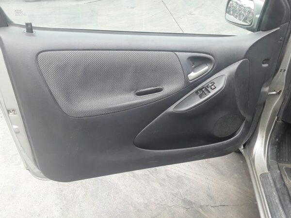 ELEVALUNAS DELANTERO IZQUIERDO TOYOTA YARIS