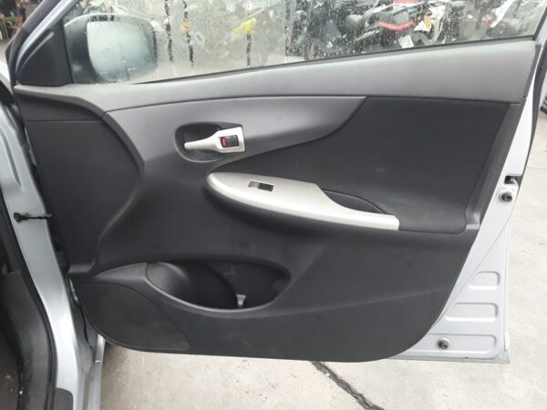 ELEVALUNAS DELANTERO DERECHO TOYOTA COROLLA