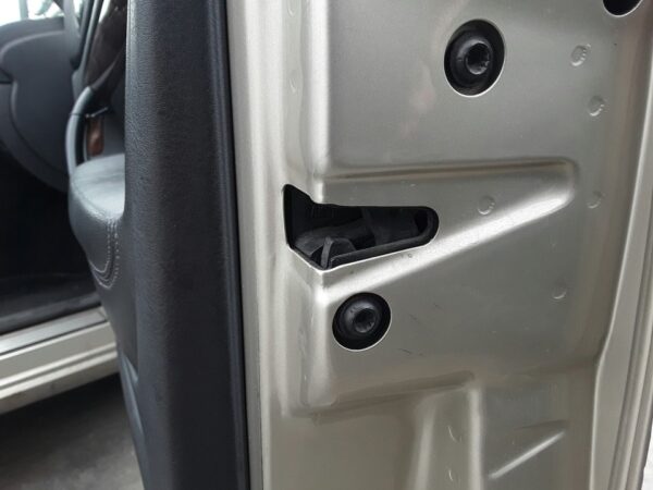 CERRADURA PUERTA DELANTERA DERECHA SKODA SUPERB